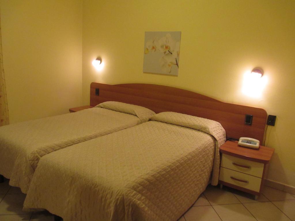Hotel Ristorante Sbranetta Rozzano Δωμάτιο φωτογραφία